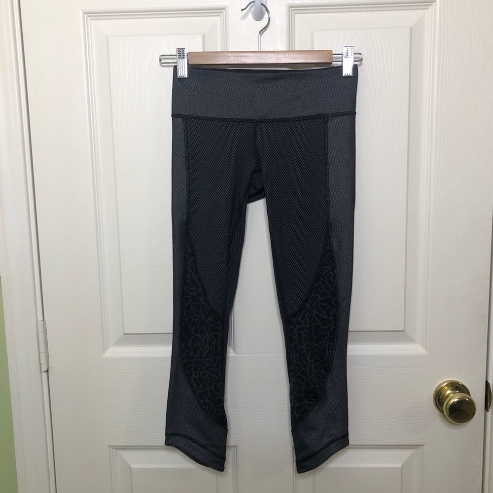 lululemon Black Yoga Capri Leggings